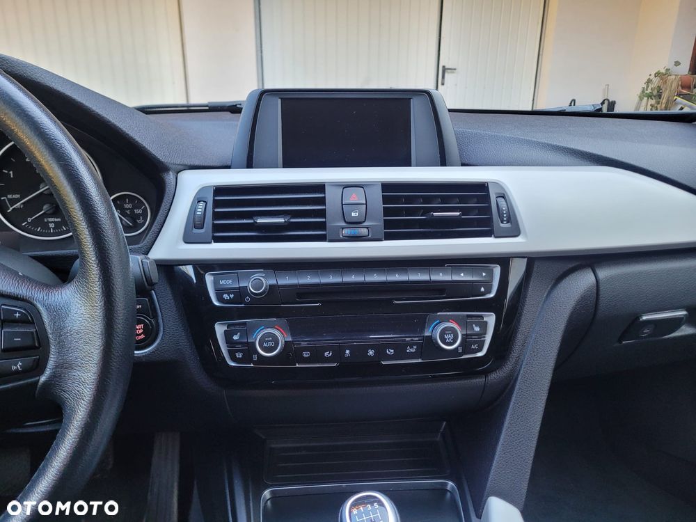 BMW Seria 3 320d Edition M Sport Shadow - 39