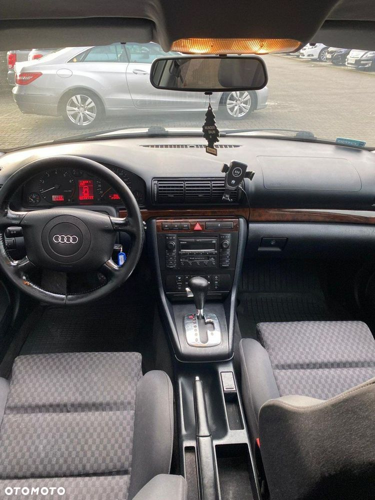 Audi A4 Avant - 10