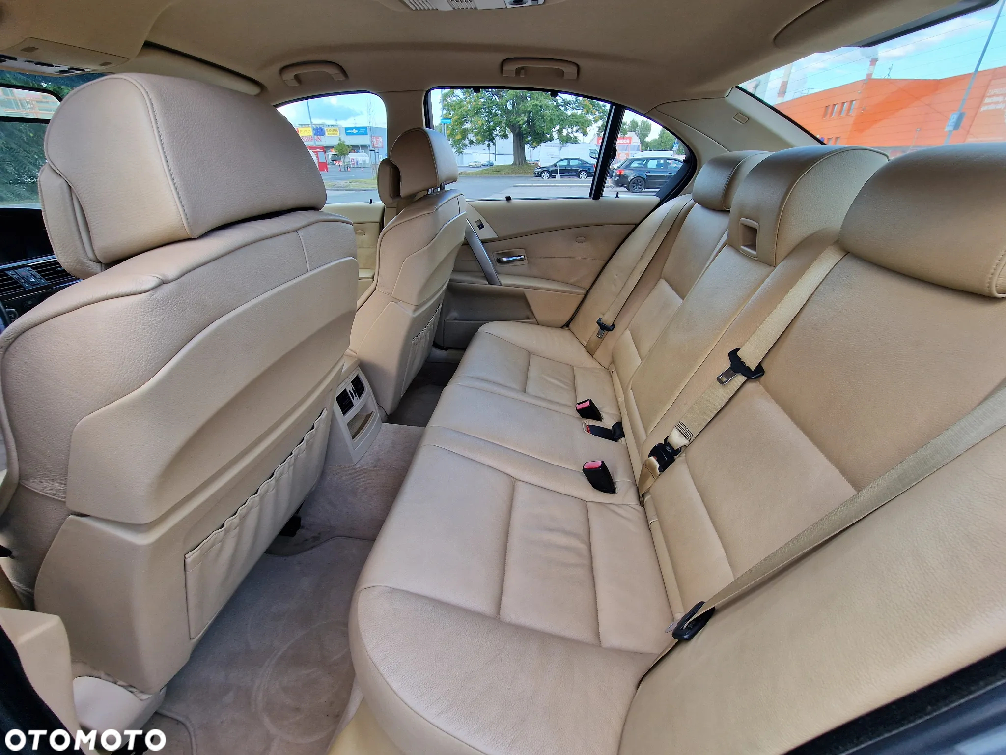 BMW Seria 5 530i - 38