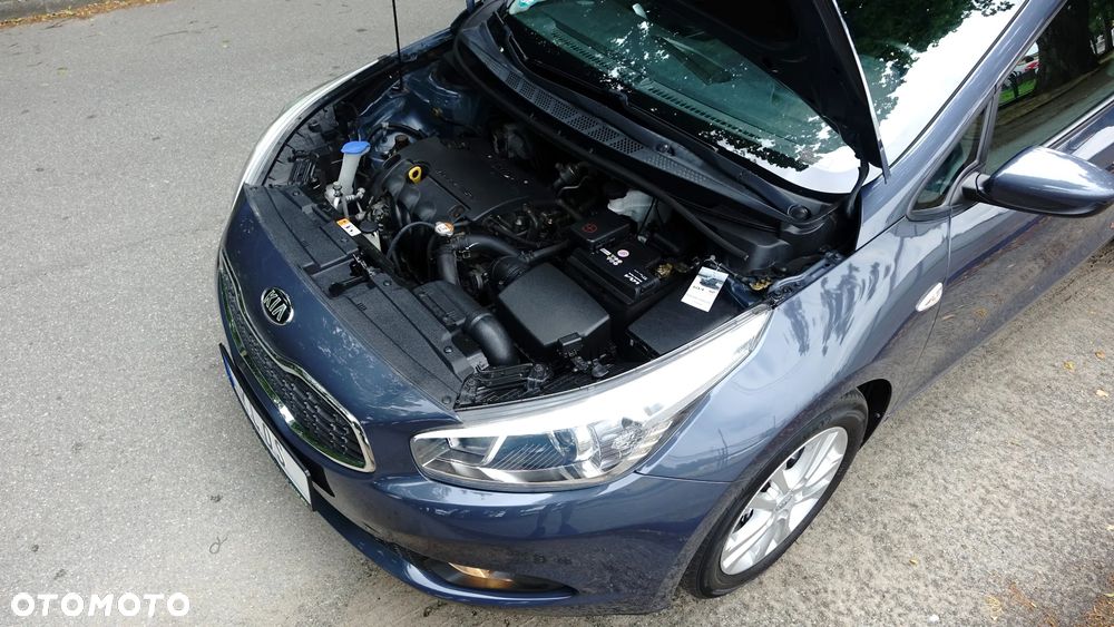 Kia Ceed 1.4 CVVT Dream Team Edition - 24