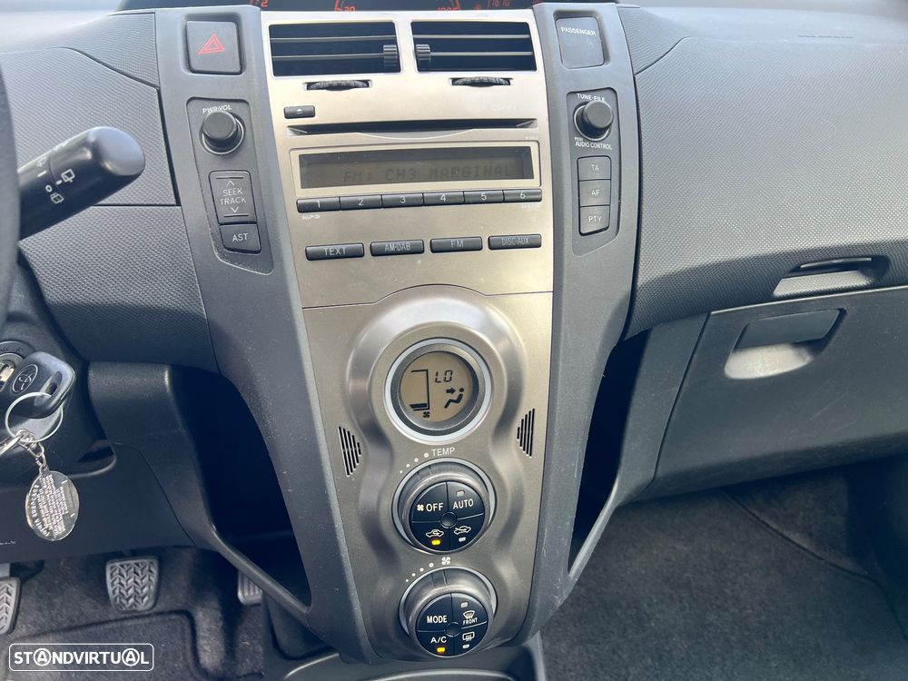 Toyota Yaris 1.0 VVT-i ACtive+AC - 25