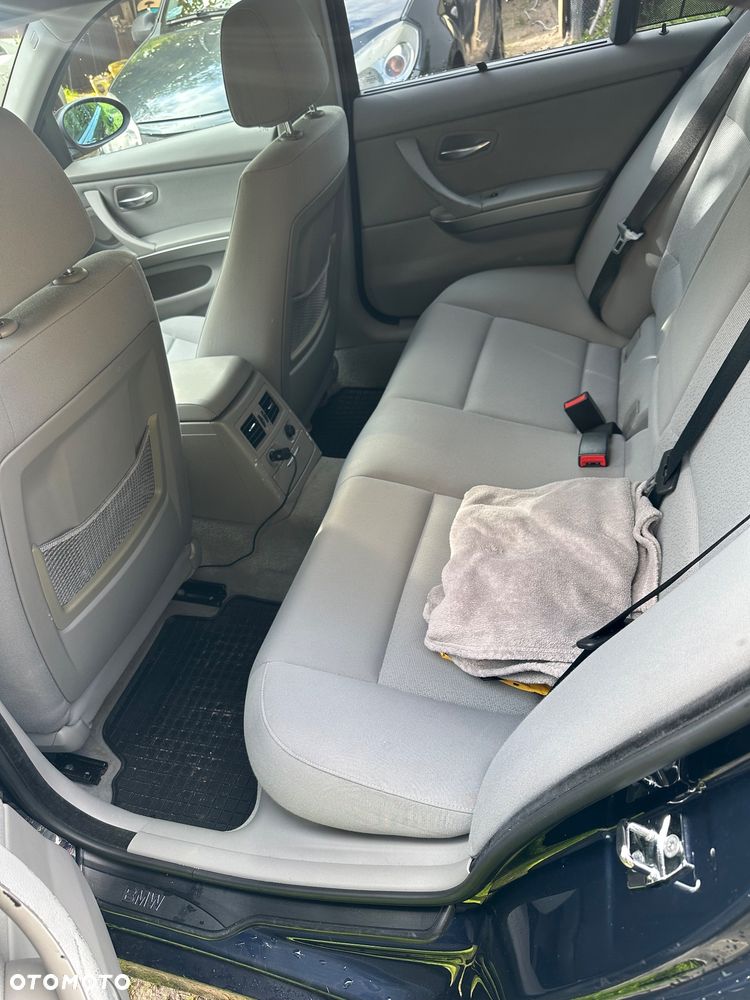 BMW Seria 3 320i - 9
