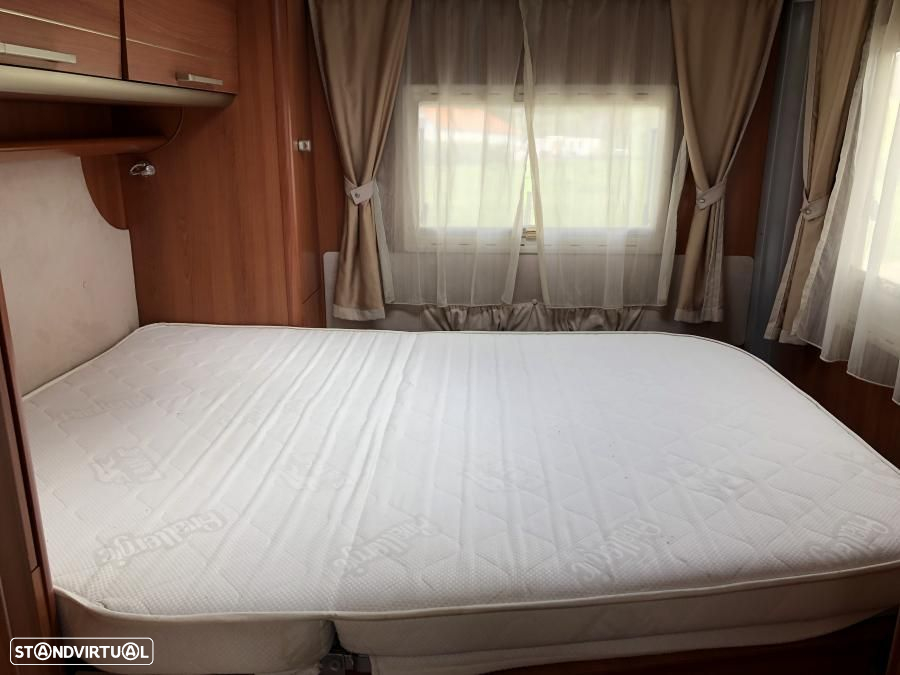 Laika Serie X X713r cama central - 8