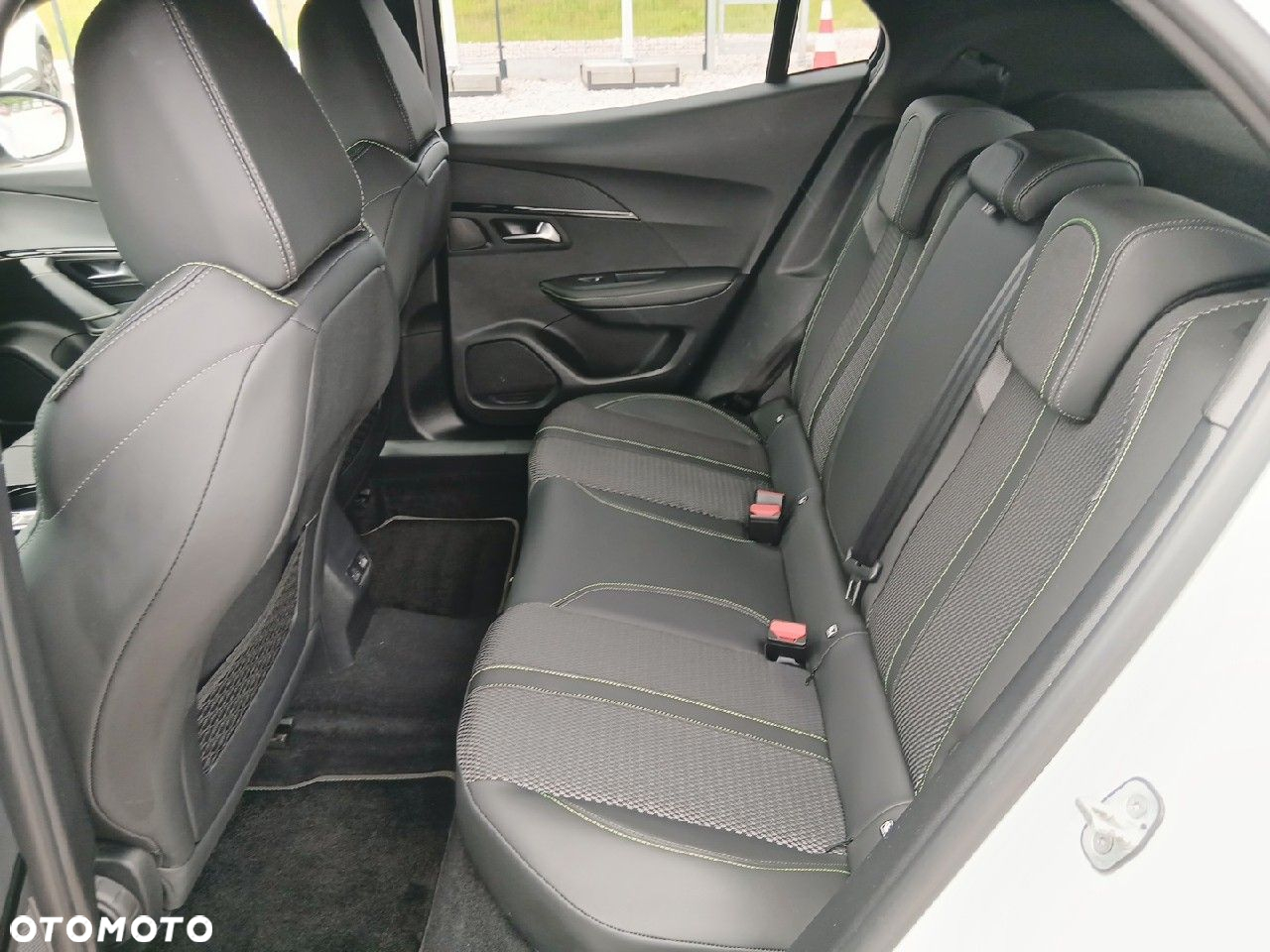 Peugeot 2008 1.2 PureTech GT S&S EAT8 - 10