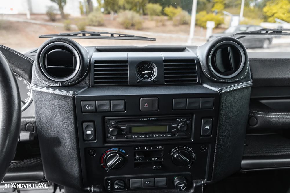Land Rover Defender 110 CC 2.2 CRD SE - 17