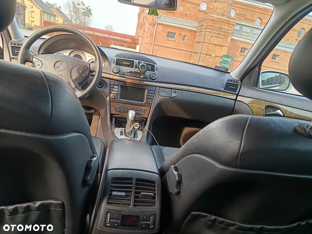 Mercedes-Benz Klasa E 320 T Avantgarde - 12