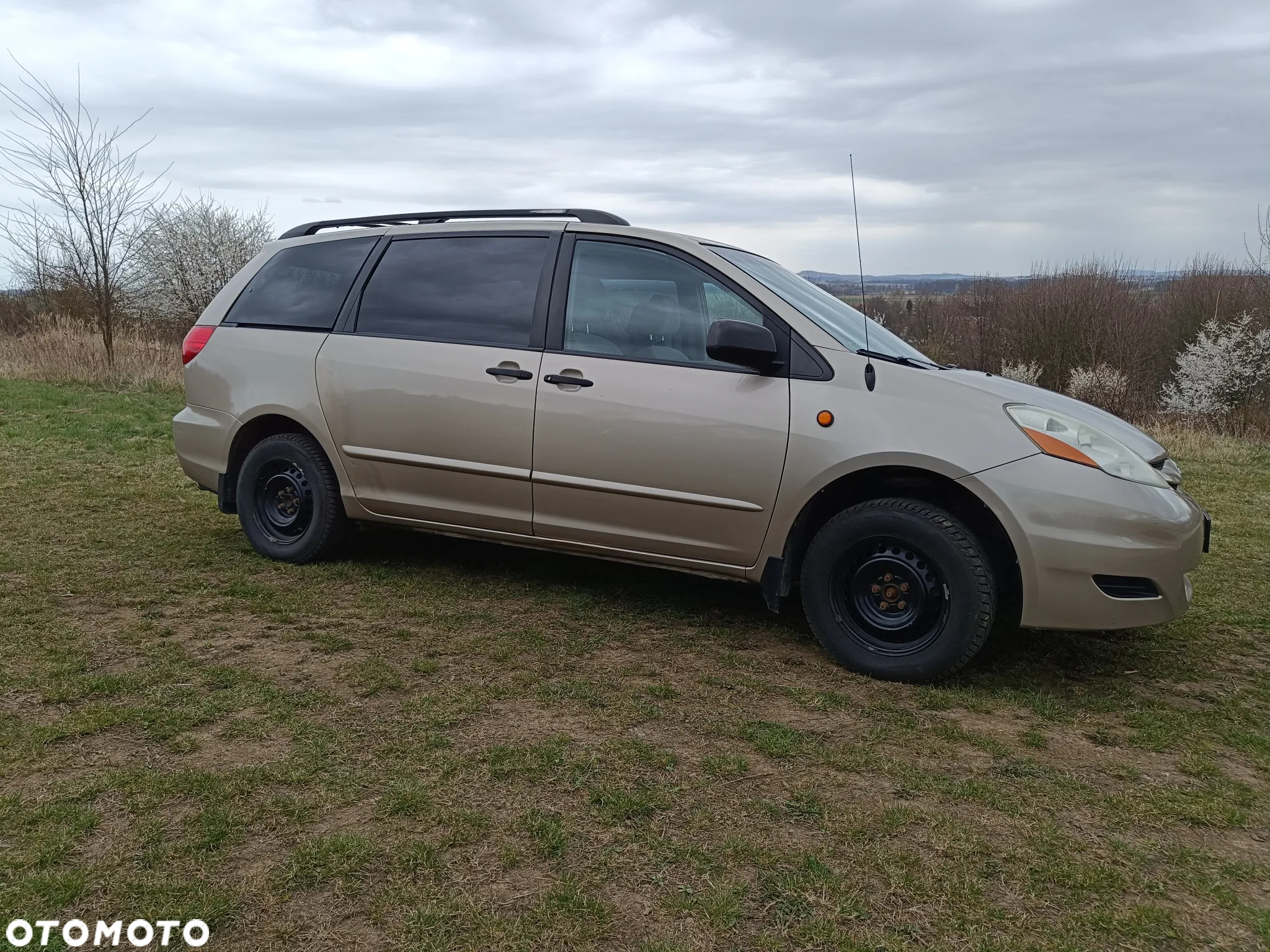 Toyota Sienna 3.5 V6 - 8