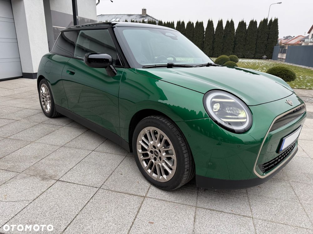 MINI Cooper E Favoured Trim - 6
