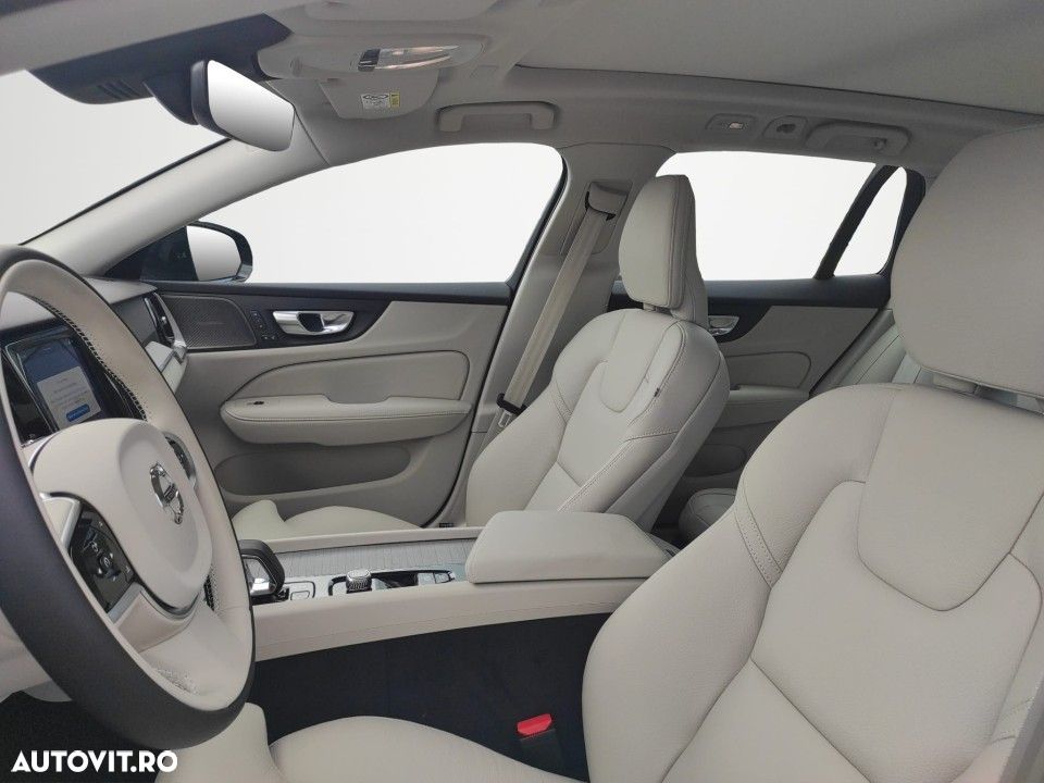 Volvo V60 B4 MHEV AT Plus Dark - 9