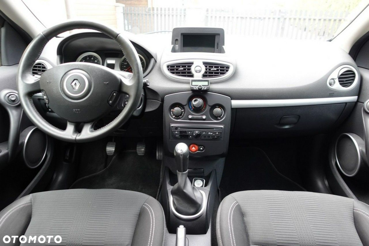 Renault Clio - 14