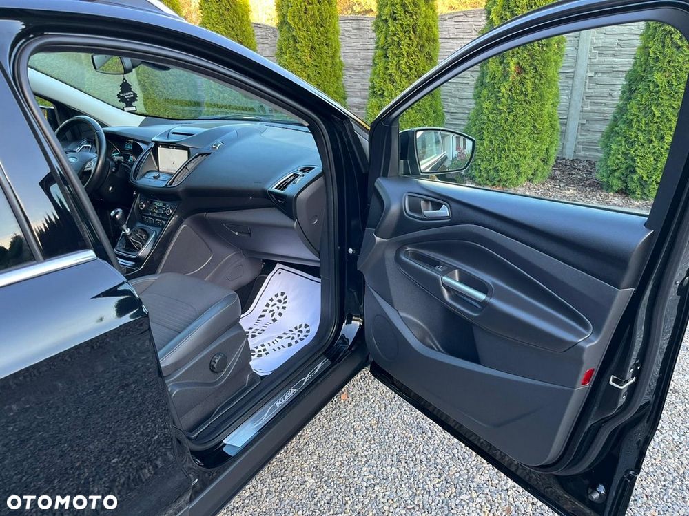 Ford Kuga 1.5 EcoBoost 2x4 Titanium - 33