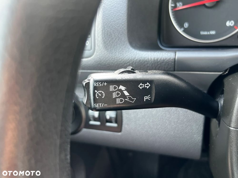 Volkswagen Touran 1.9 TDI Conceptline - 19