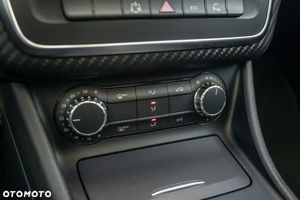 Mercedes-Benz Klasa A 200 CDI 4Matic 7G-DCT AMG Line - 26