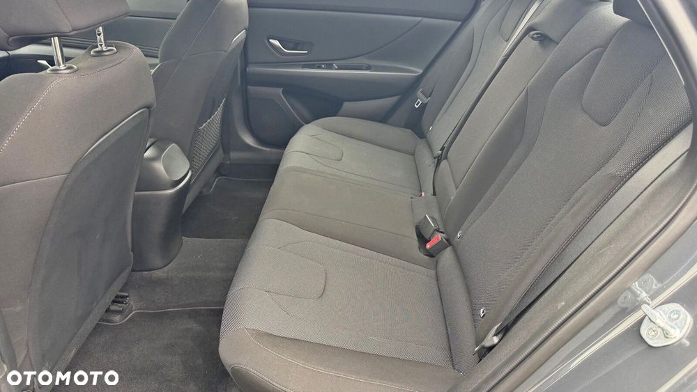 Hyundai Elantra 1.6 Modern - 11