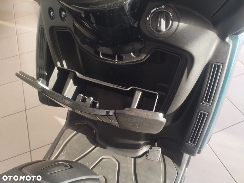 Peugeot Metropolis - 23