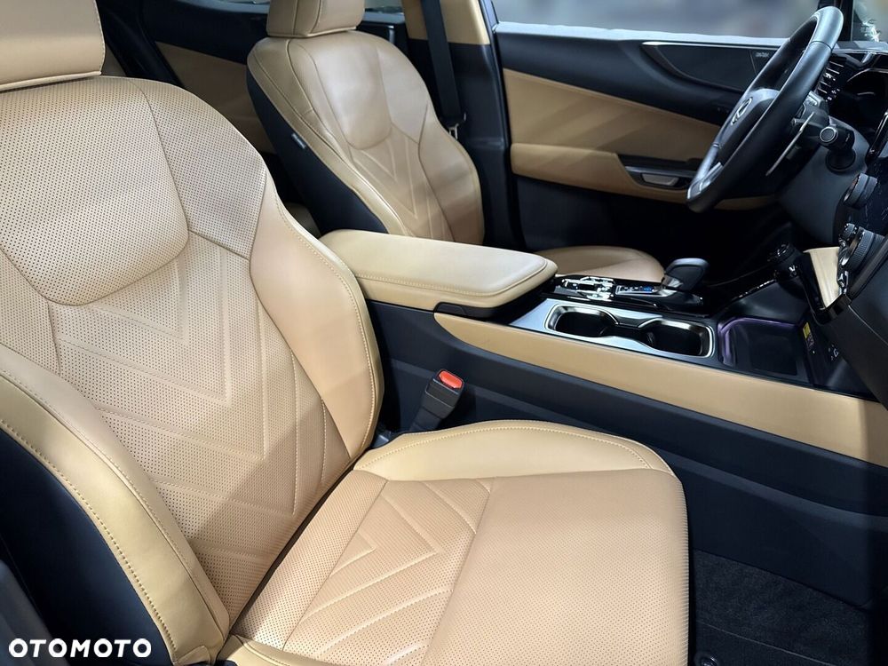 Lexus NX 350h Omotenashi AWD - 27