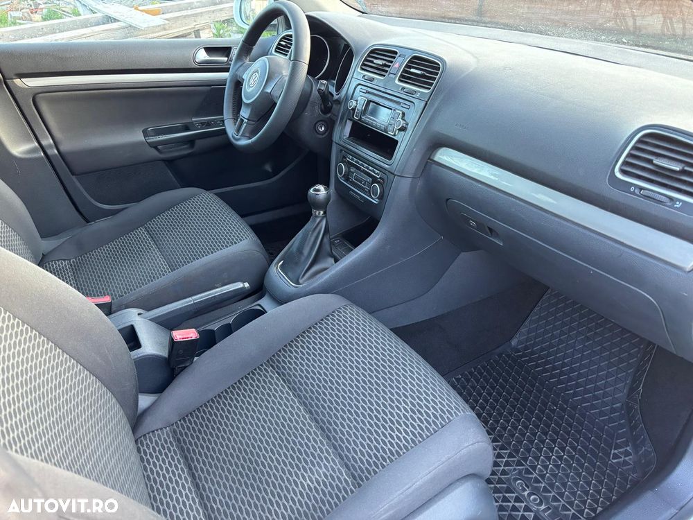 Volkswagen Golf - 6