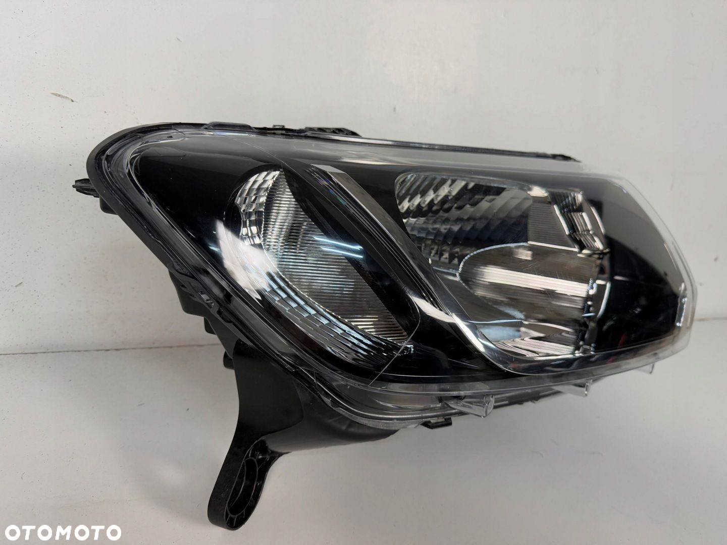 LAMPA PRZOD PRZEDNIA PRAWA DACIA SANDERO II 2 ZWYKLA 2012- 260107615R CALA - 2