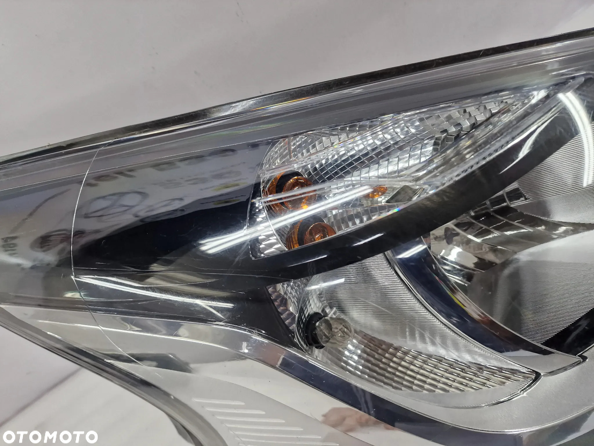 RENAULT TRAFIC 3 III PRAWA ZWYKŁA LAMPA PRZEDNIA PRZÓD , NR 260105469R , NR AUKCJI LA8 - 5