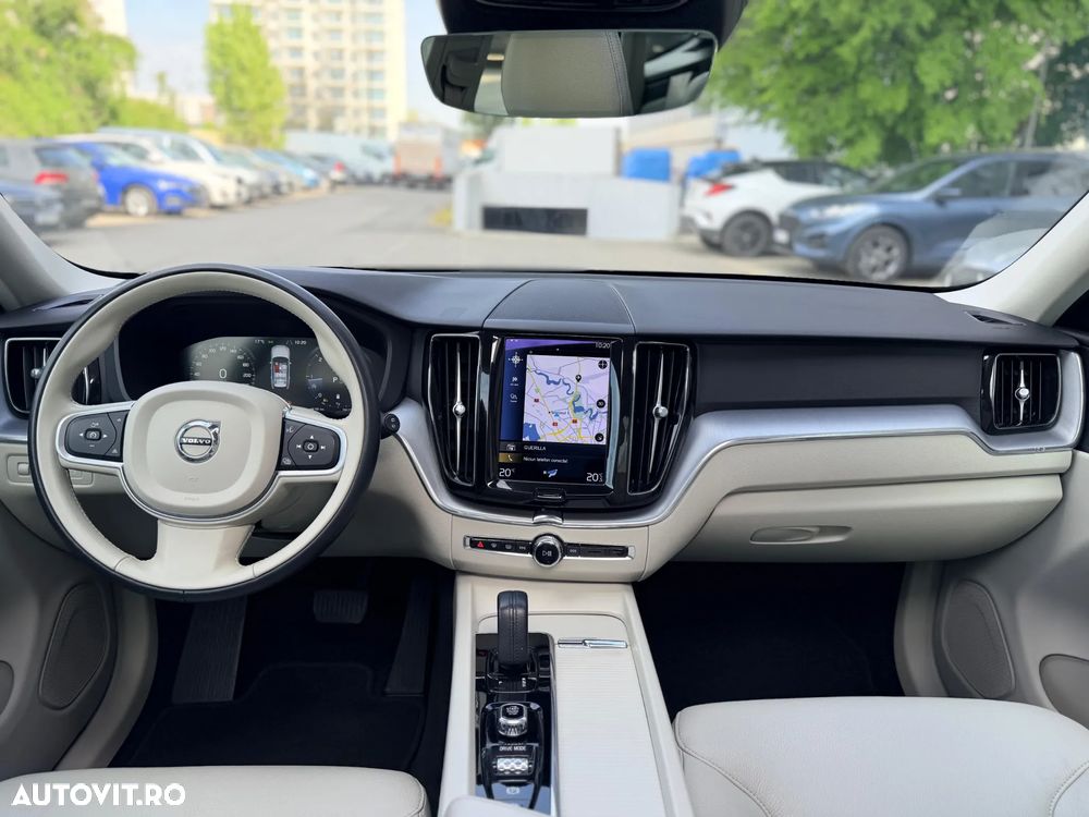 Volvo XC 60 B4 D AWD Geartronic Momentum Pro - 4