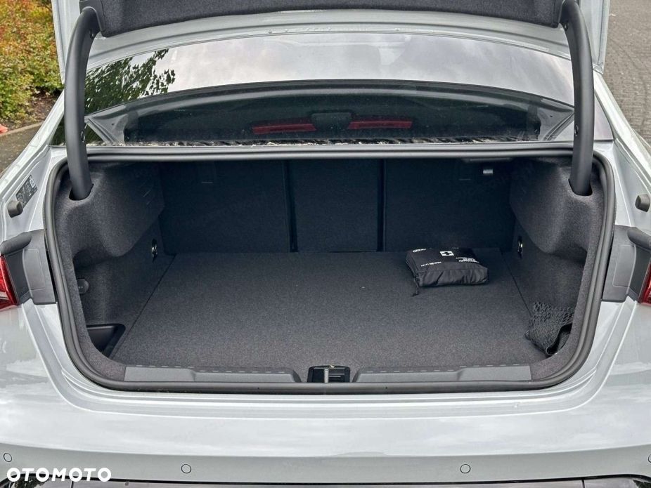 Audi RS3 Limousine TFSI Quattro S tronic - 24