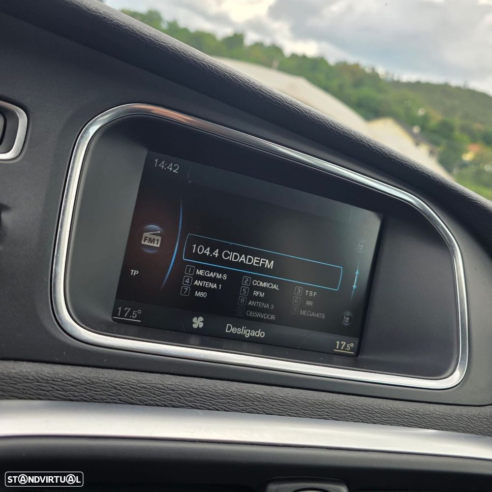 Volvo V40 1.6 D2 Momentum - 23