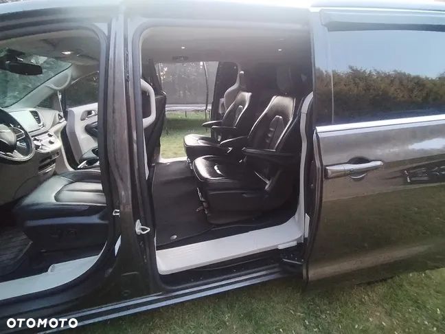 Chrysler Pacifica - 20