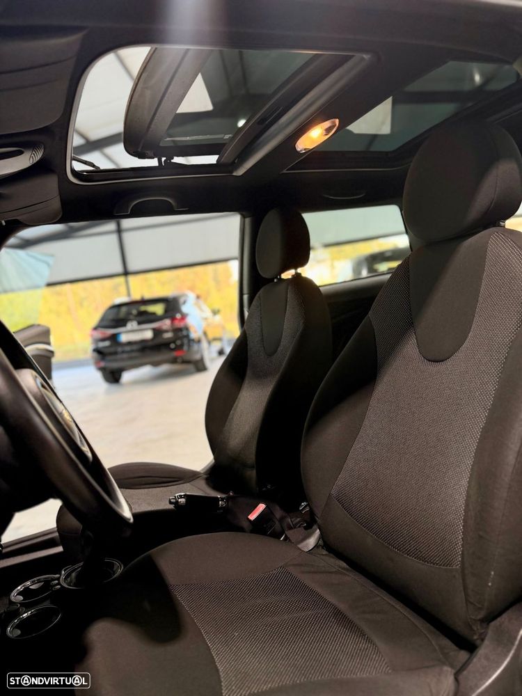 MINI 3 Portas Cooper D - 33