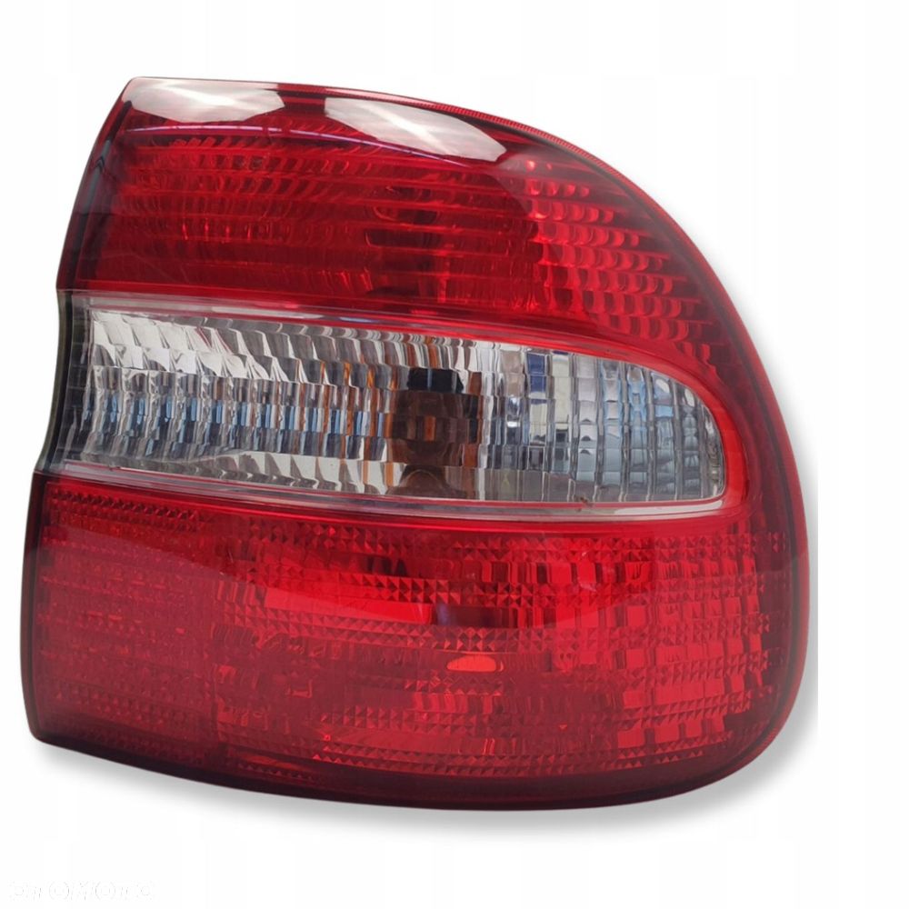LAMPA PRAWA Volvo V40 I lift 99-04r TYLNA prawy tył pasażera Europa - 1