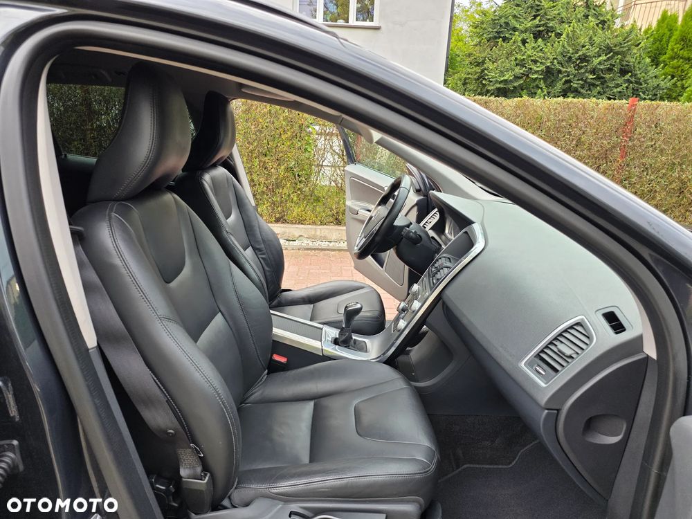Volvo XC 60 D3 Drive-E Momentum - 5