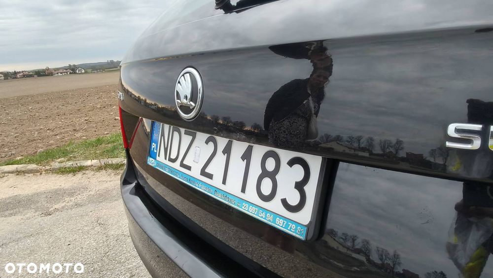 Skoda Superb 2.0 TDI Elegance DSG - 24