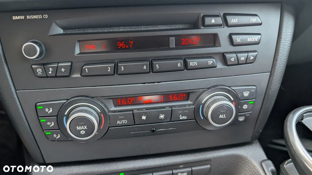 BMW X1 sDrive18d xLine - 16
