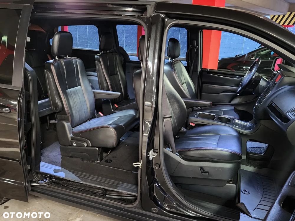 Dodge Grand Caravan 3.6 R/T - 8