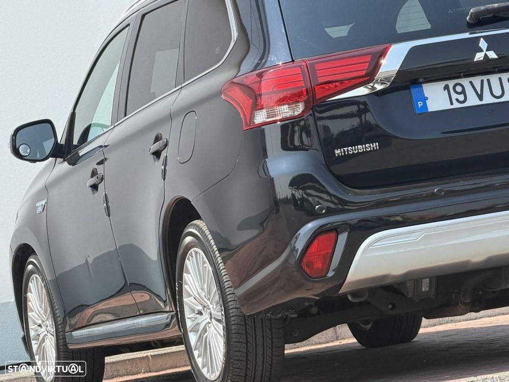 Mitsubishi Outlander 2.0 Instyle Navi - 34