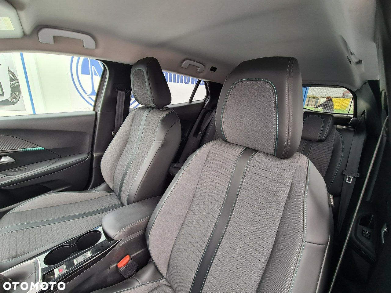 Peugeot 2008 1.2 PureTech Allure S&S - 27