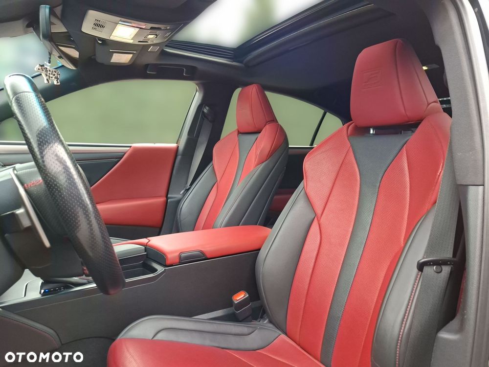 Lexus ES 300h F Sport Edition - 10