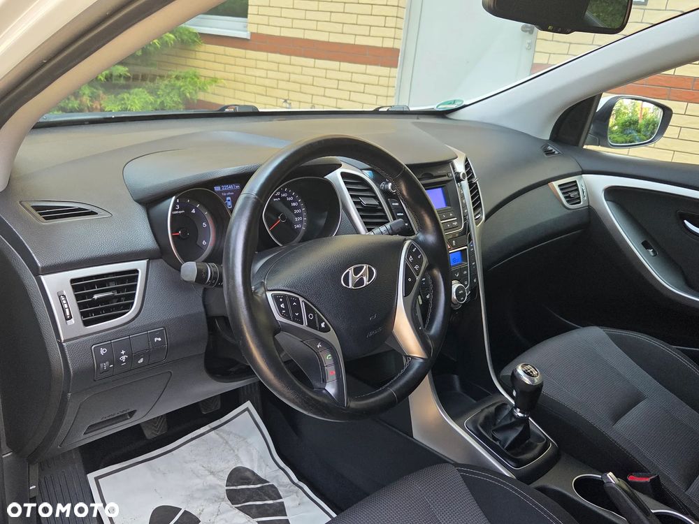 Hyundai i30 1.6 CRDi Premium - 5