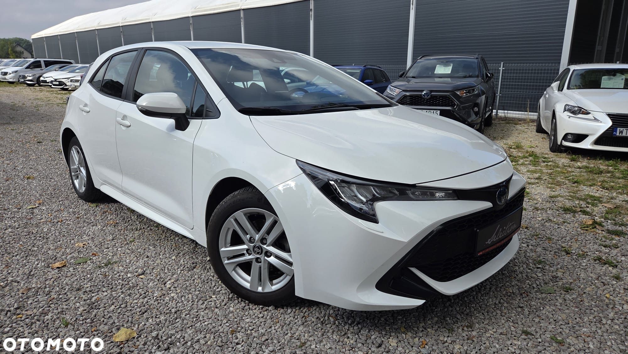 Toyota Corolla 1.8 Hybrid Business Edition - 1
