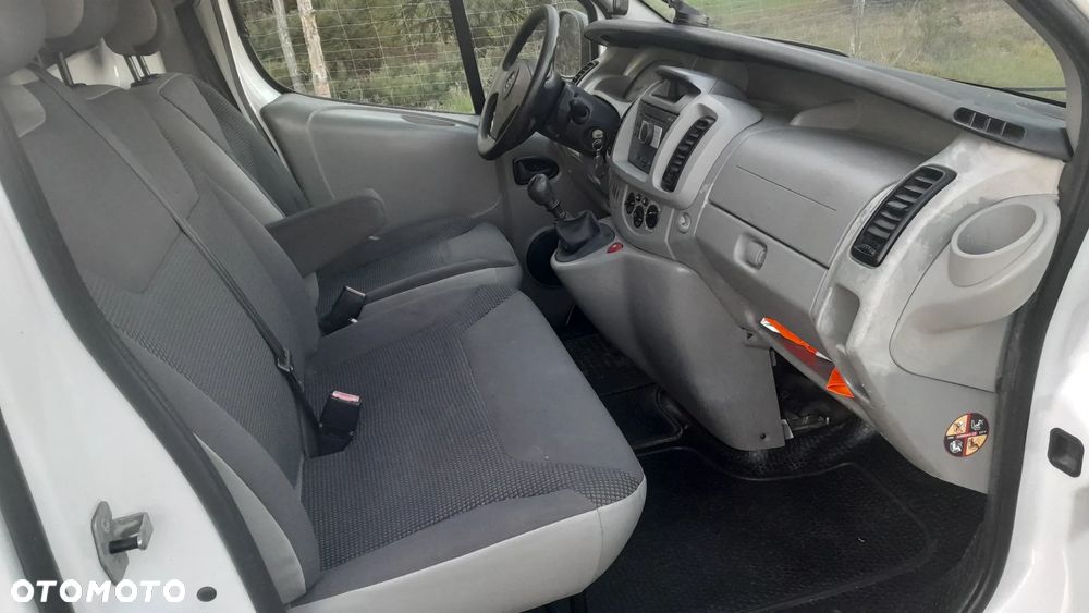 Opel Vivaro - 8