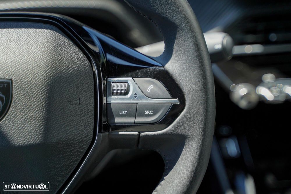 Peugeot 2008 1.2 PureTech Allure Pack - 22