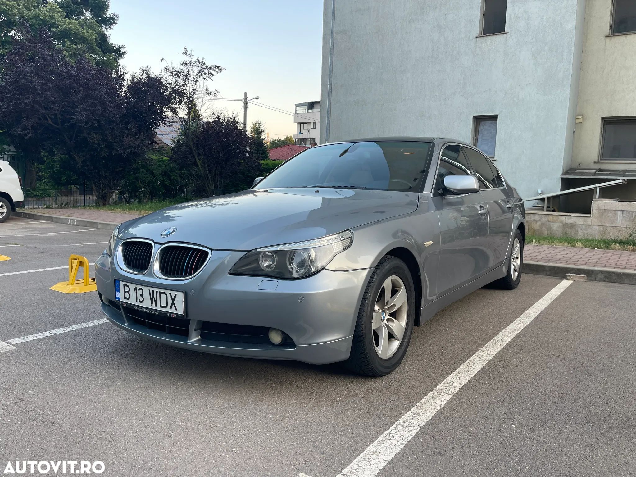 BMW Seria 5 520i - 1