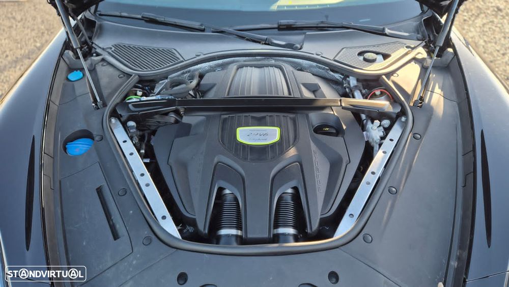 Porsche Panamera 4 E-Hybrid - 6
