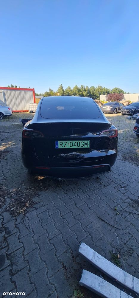 Tesla Model Y Long Range AWD - 7