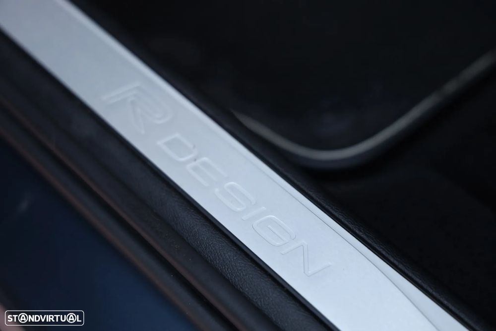 Volvo V60 2.0 T8 AWD TE R-Design - 24