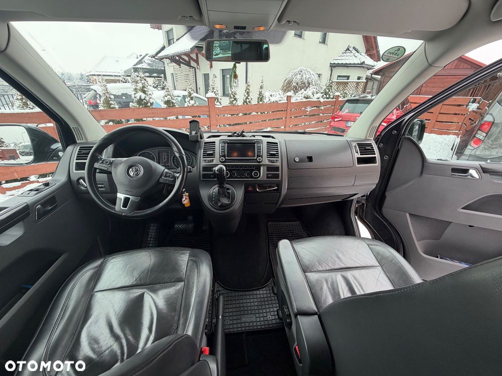 Volkswagen Caravelle - 11