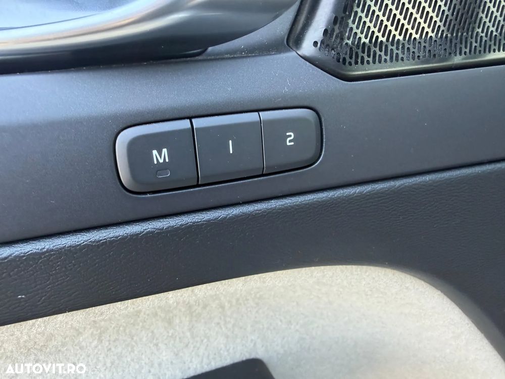 Volvo XC 40 D4 AWD Geartronic Inscription - 22