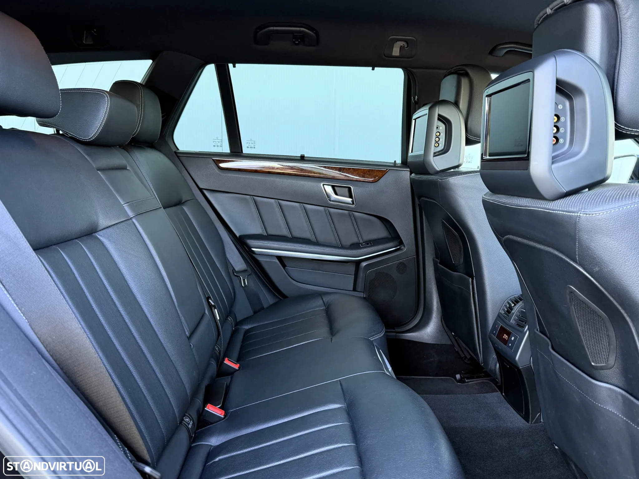 Mercedes-Benz E 350 BlueTEC Elegance BE - 35