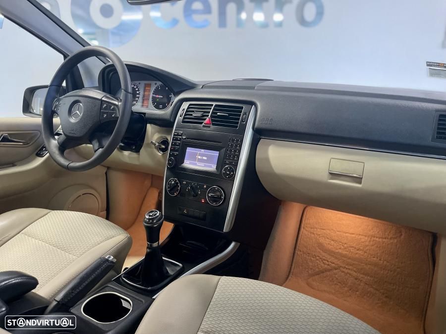 Mercedes-Benz B 180 CDi - 25