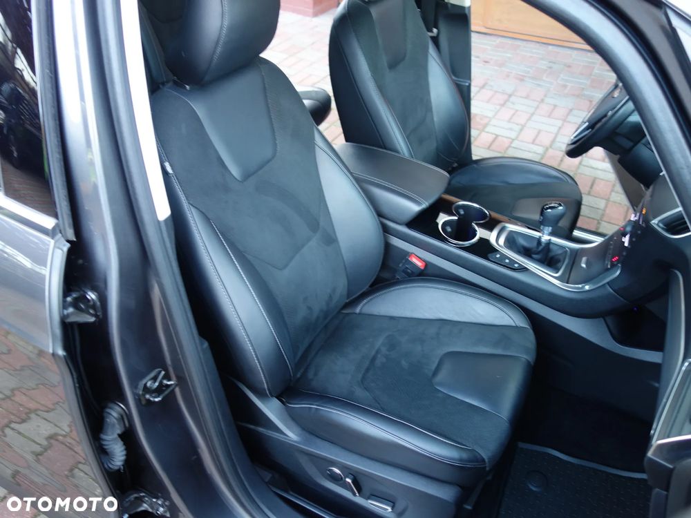 Ford Galaxy 2.0 TDCi Titanium - 17