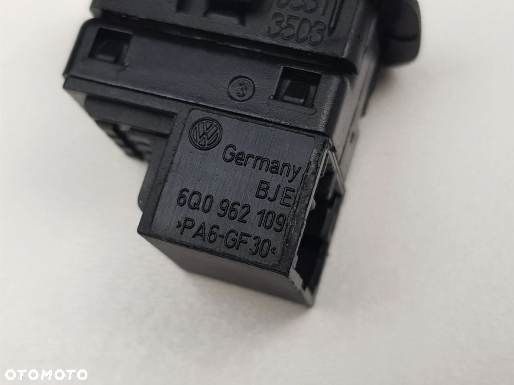 Przełącznik Przycisk alarmu Skoda Octavia II Volkswagen Polo IV 6Q0962109 - 8